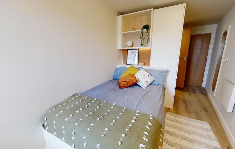 Silver En Suite Plus, iQ Bristol, Marlborough Street, City Centre, Bristol - Image 1