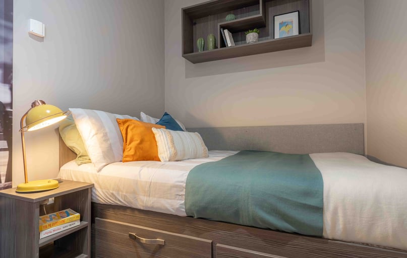 Bronze Studio, iQ Water Lane House, Temple Street, Clifton, Bristol - Image 1