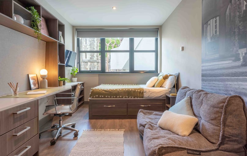 Gold Studio Plus, iQ Water Lane House, Temple Street, Clifton, Bristol - Image 1