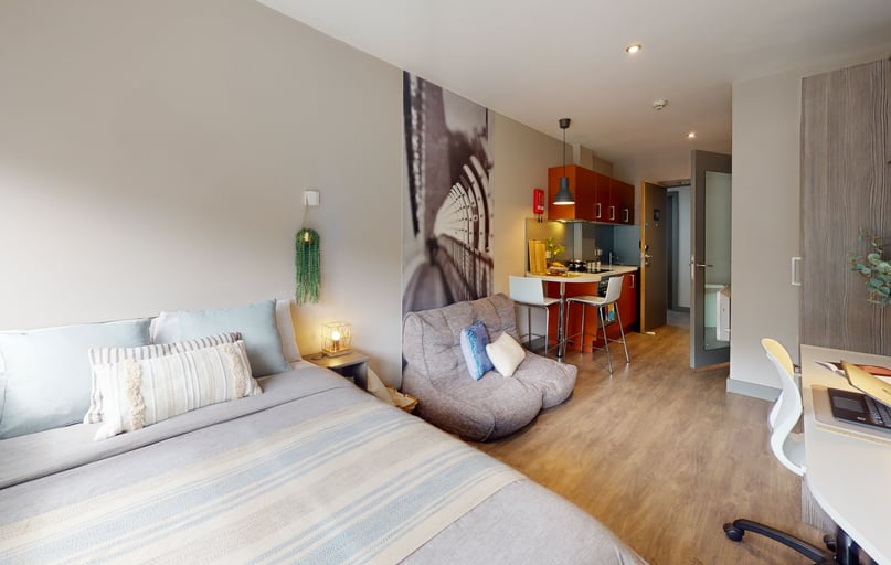 Platinum Studio Plus, iQ Water Lane House, Temple Street, Clifton, Bristol - Image 1