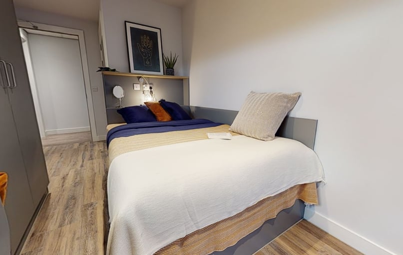 2 Bed Apartment, iQ Weaver Place, Bishop Street, City Centre, Coventry - Image 1