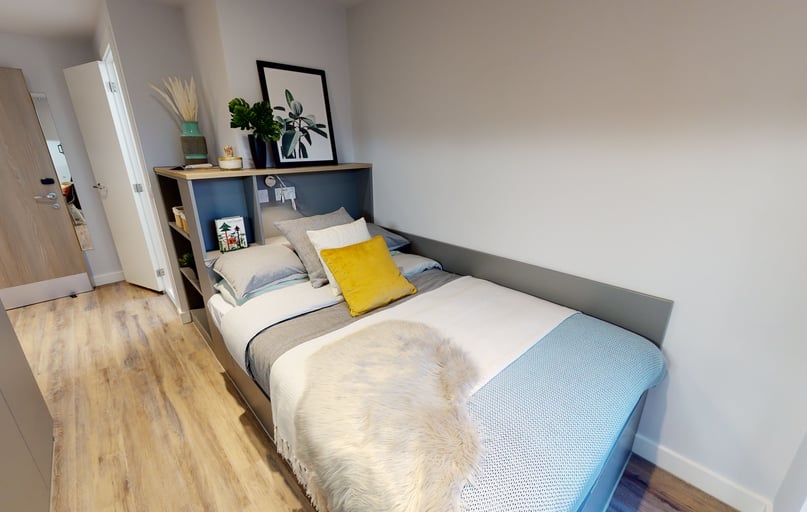 Platinum En Suite Plus, iQ Weaver Place, Bishop Street, City Centre, Coventry - Image 1