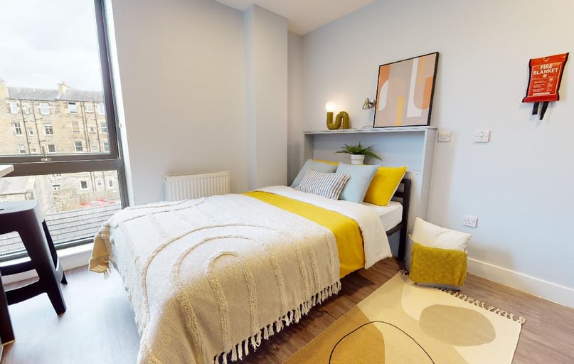 Bronze Studio-2627, iQ Elliott House, 8-10 Hillside Crescent, City Centre, Edinburgh - Image 1