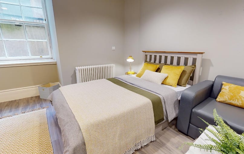 Gold En Suite, iQ Elliott House, 8-10 Hillside Crescent, City Centre, Edinburgh - Image 1