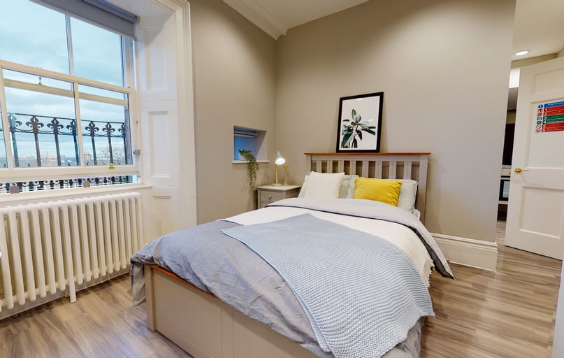 Platinum 1 Bed Apartment, iQ Elliott House, 8-10 Hillside Crescent, City Centre, Edinburgh - Image 1