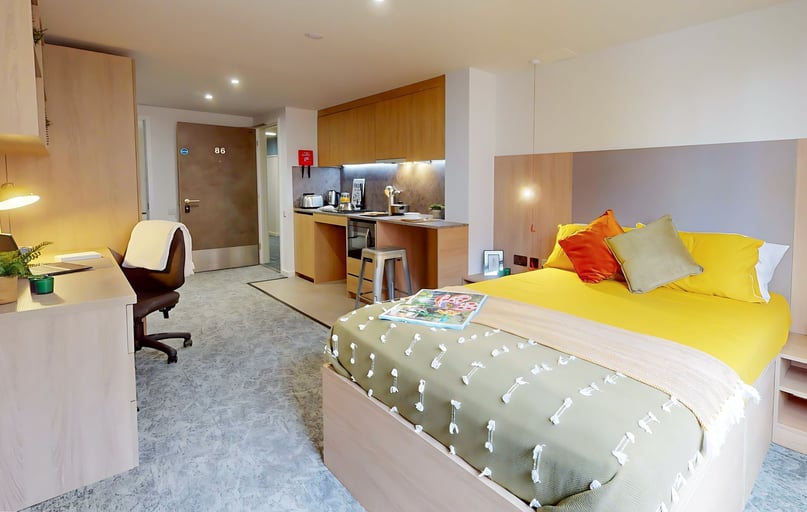 Diamond Studio, iQ The Mont, 13 Rilbank Terrace, Marchmont, Edinburgh - Image 1