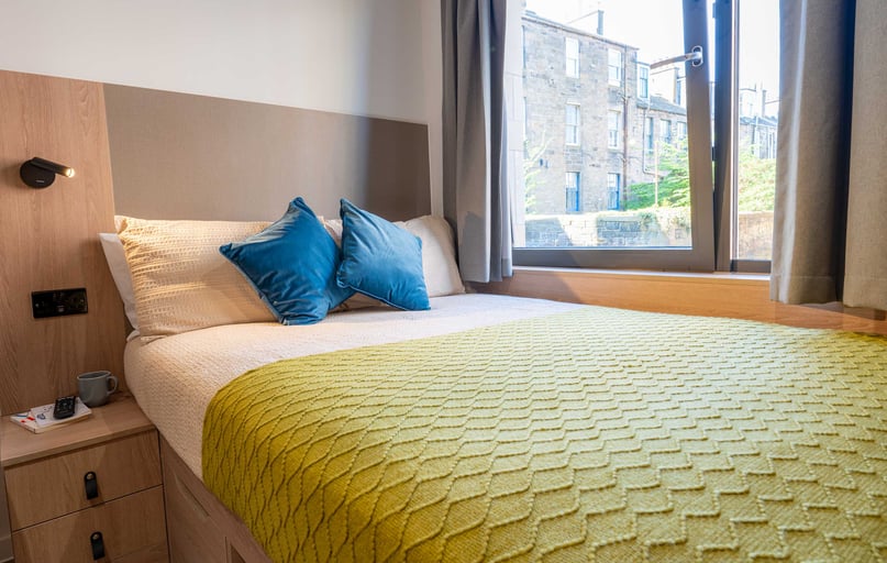 Gold Studio, iQ The Mont, 13 Rilbank Terrace, Marchmont, Edinburgh - Image 1