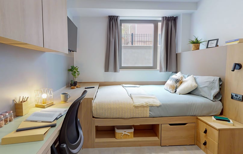 Silver Studio, iQ The Mont, 13 Rilbank Terrace, Marchmont, Edinburgh - Image 1