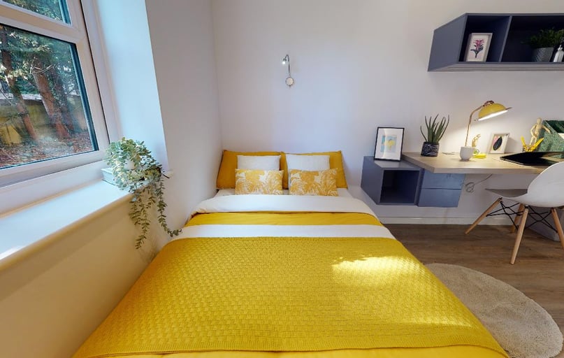 Gold En Suite, iQ The Podium, 70 Egham Hill, City Centre, Egham - Image 1