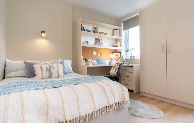 Gold Studio-2627, iQ The Pad, 71 Egham Hill, City Centre, Egham - Image 1