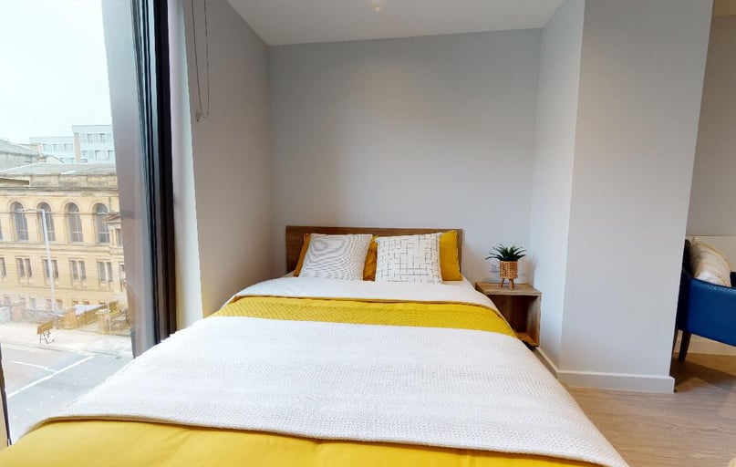 Gold Studio, iQ Elgin Place, 240 Bath Street, City Centre, Glasgow - Image 1