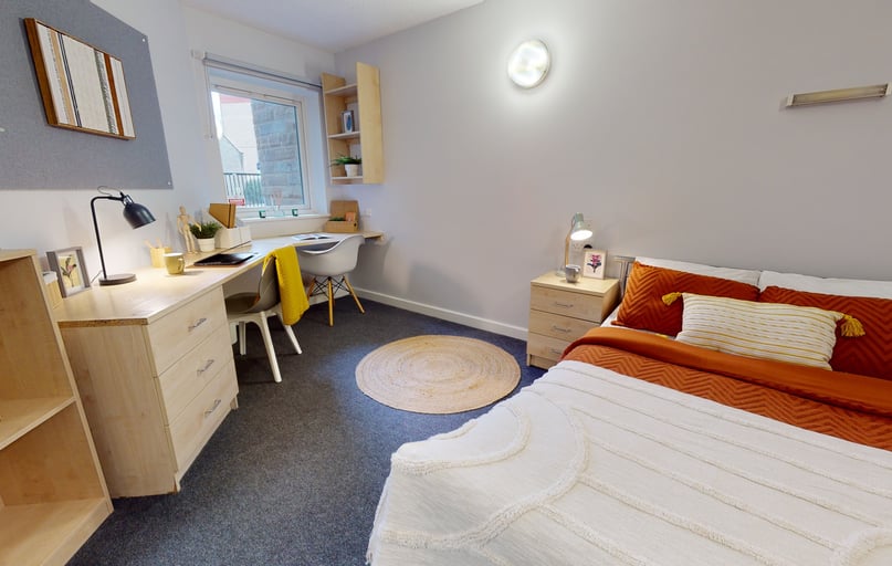 Bronze Studio, iQ Little Aspley House, Firth Street, City Centre, Huddersfield - Image 1