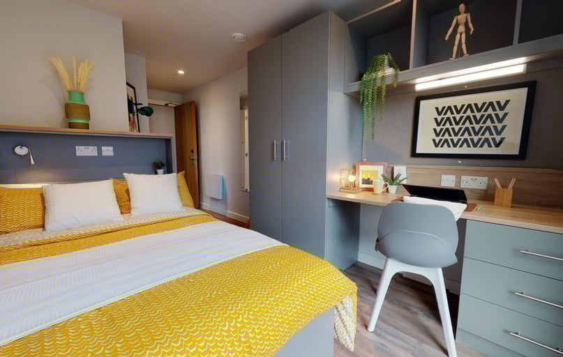 Copper En Suite, iQ Altus House, Tower House Street, City Centre, Leeds - Image 1