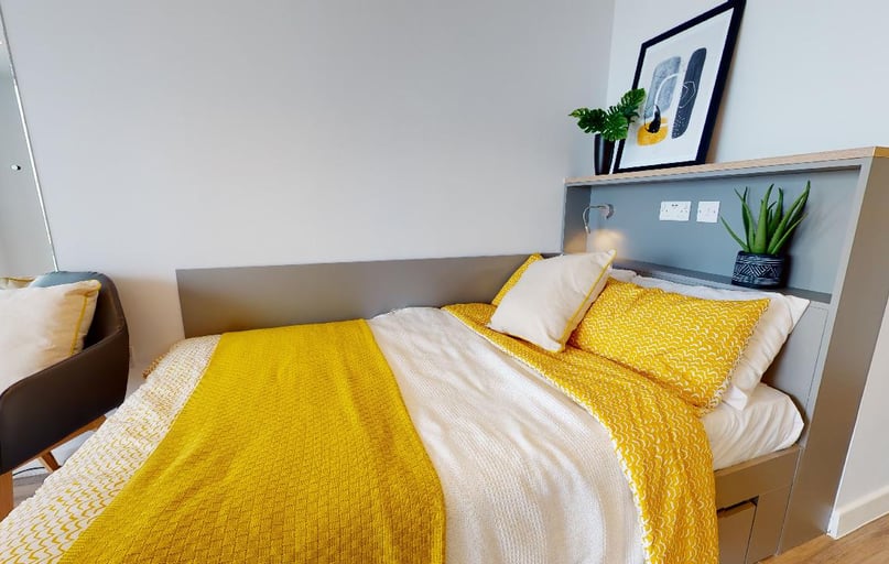 Gold Studio, iQ Altus House, Tower House Street, City Centre, Leeds - Image 1