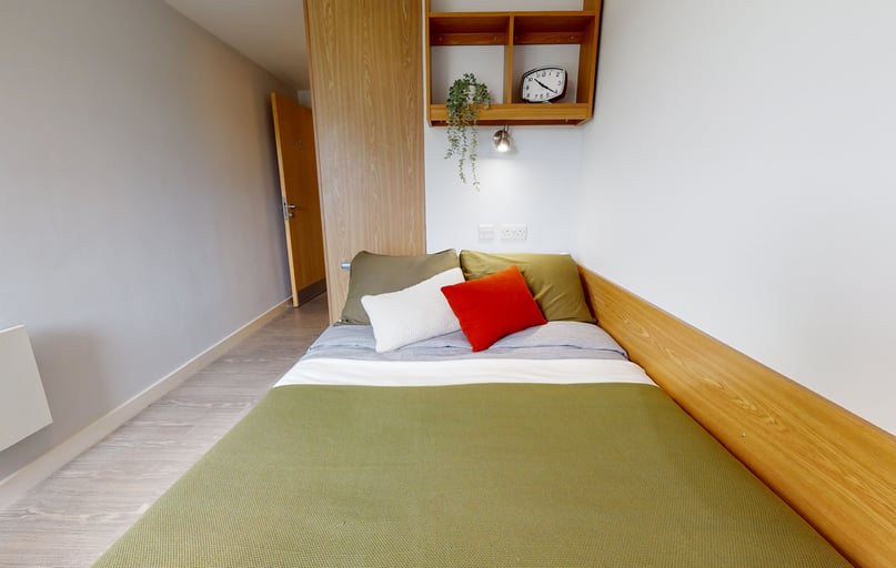 Gold En Suite, iQ Leeds, Cross Chancellor Street, City Centre, Leeds - Image 1