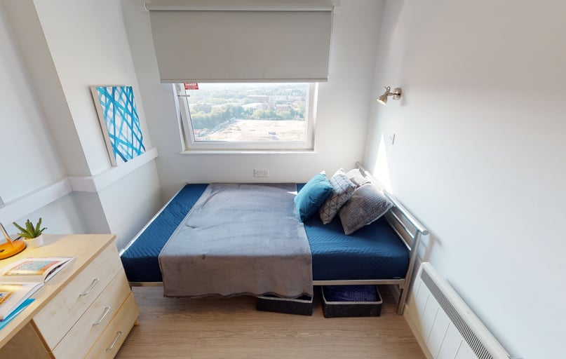 Bronze En Suite Plus, iQ Marsden House, 1-3 Burley Road, City Centre, Leeds - Image 1