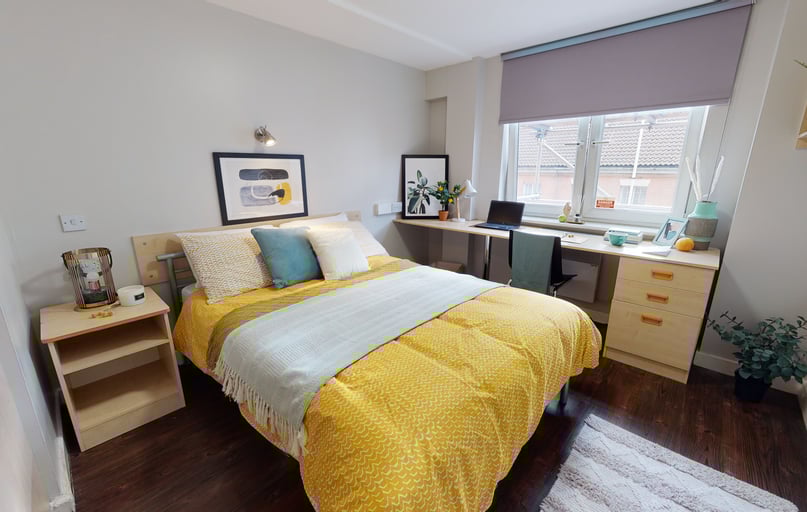 Gold En Suite, iQ Grosvenor House, 21-23 Newarke Street, City Centre, Leicester - Image 1