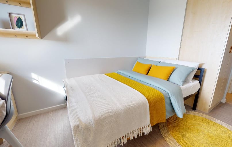 Bronze En Suite, iQ Opal Court, 60 Lancaster Road, City Centre, Leicester - Image 1