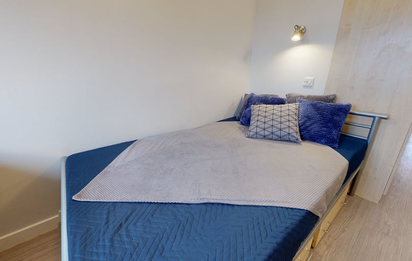 Bronze En Suite Plus, iQ Hayes Wharf, Holmes Road, City Centre, Lincoln - Image 1