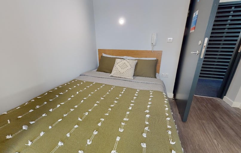 Bronze Studio Plus, iQ Pavilions, Pavilions Student Village, Ruston Way, Lincoln - Image 1