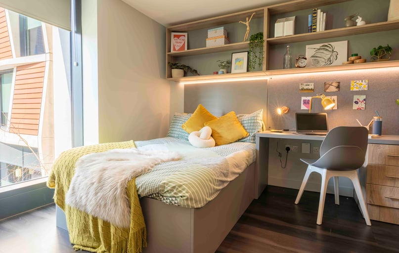 Bronze Studio Deluxe, iQ Aldgate, 60 Commercial Road, Aldgate, London - Image 1