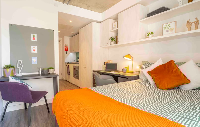 Silver Studio Premium, iQ Aldgate, 60 Commercial Road, Aldgate, London - Image 1