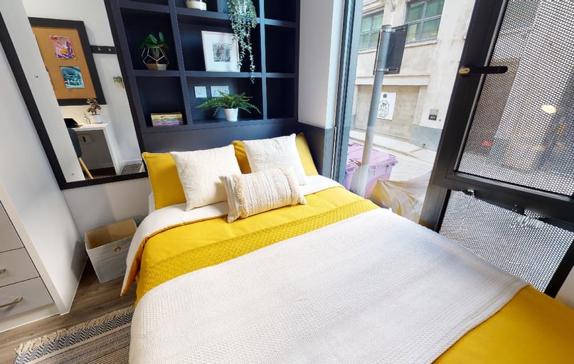 2 Bed Apartment, iQ Bloomsbury, 200 Euston Road, Bloomsbury, London - Image 1