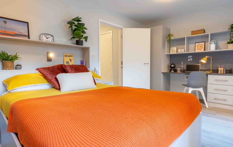 Bronze 1 Bed Apt Plus, iQ City, 11 Bastwick Street, Finsbury, London - Image 1