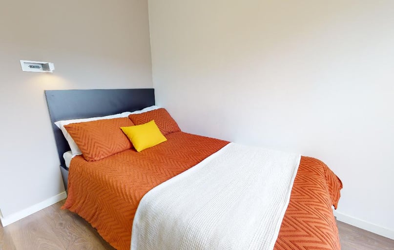 Bronze En Suite, iQ City, 11 Bastwick Street, Finsbury, London - Image 1