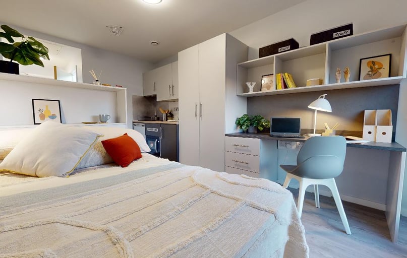 Gold Studio Plus, iQ City, 11 Bastwick Street, Finsbury, London - Image 1