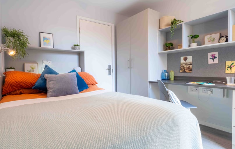 Platinum 2 Bed Apt Plus, iQ City, 11 Bastwick Street, Finsbury, London - Image 1