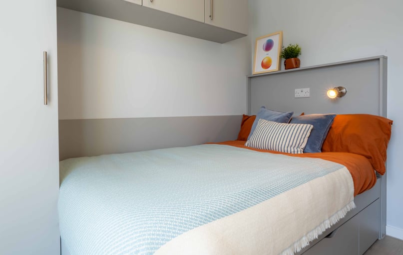 Silver En Suite Plus, iQ City, 11 Bastwick Street, Finsbury, London - Image 1