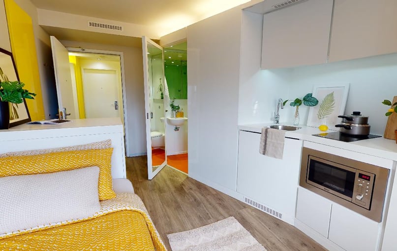 Gold Studio, iQ East Court, 450 Mile End Road, Mile End, London - Image 1