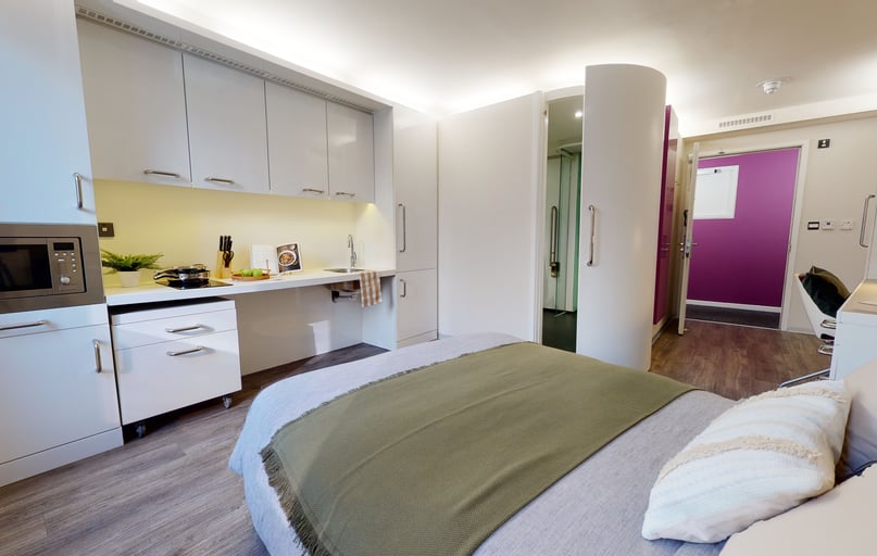 Platinum Studio, iQ East Court, 450 Mile End Road, Mile End, London - Image 1