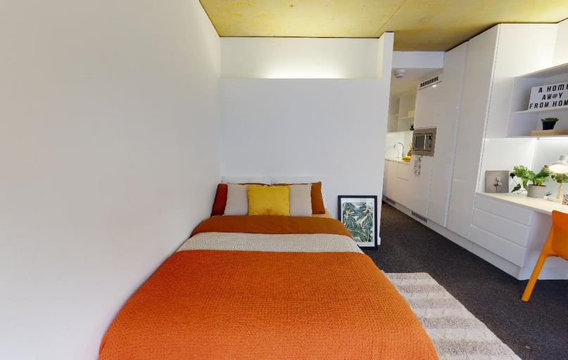 Gold Studio, iQ Flinders House, Bear Point, 2 East Parkside, Greenwich, London - Image 1