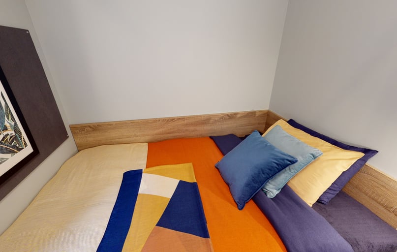 2 Bed Apartment, iQ Hammersmith, 230 Shepherds Bush Rd, Hammersmith, London - Image 1