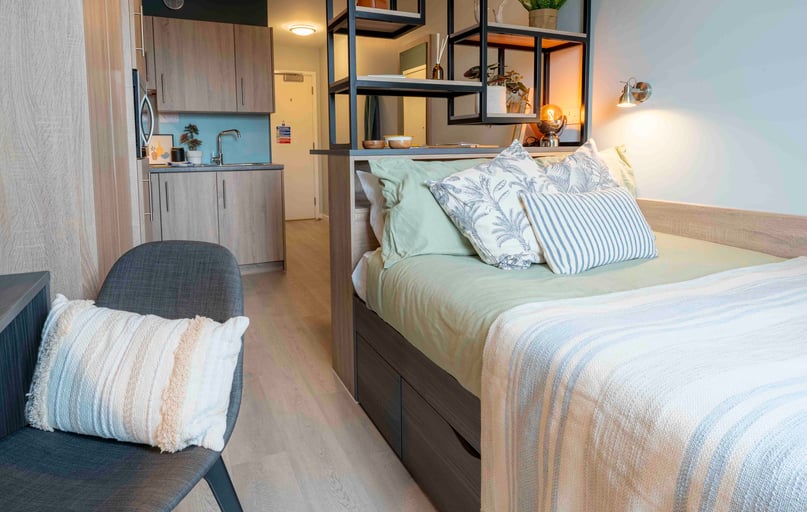 Bronze Crtyrd Studio Plus, iQ Hammersmith, 230 Shepherds Bush Rd, Hammersmith, London - Image 1