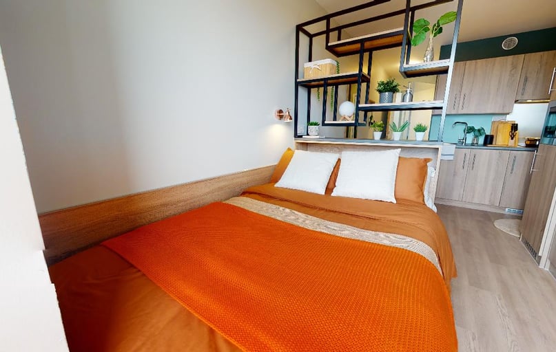 Gold CityView Studio Plus, iQ Hammersmith, 230 Shepherds Bush Rd, Hammersmith, London - Image 1