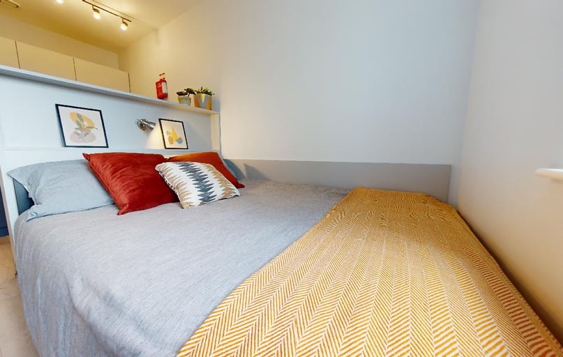 Silver Studio, iQ Highbury, 201 Isledon Road, Finsbury Park, London - Image 1