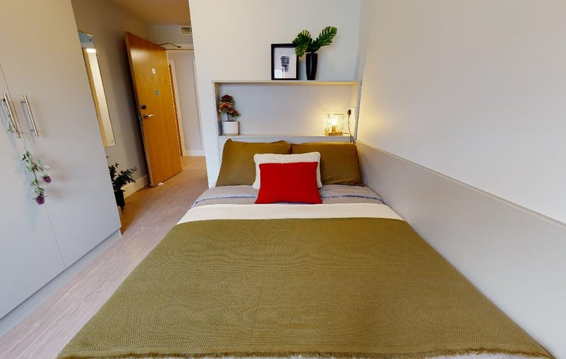 Bronze En Suite Plus, iQ Hoxton, 67 Kingsland Road, Hoxton, London - Image 1