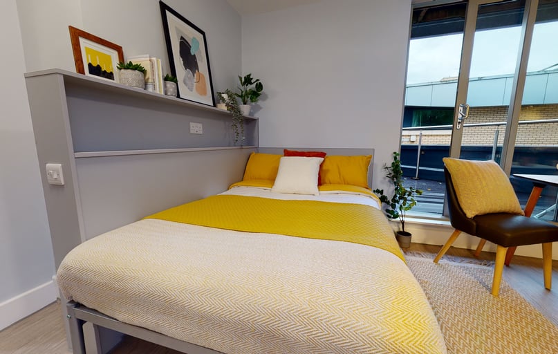 Gold Studio Plus, iQ Hoxton, 67 Kingsland Road, Hoxton, London - Image 1