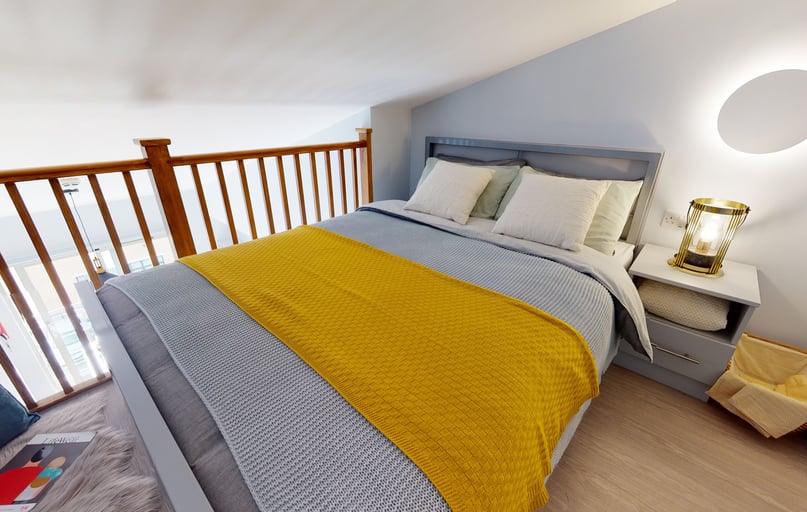 Platinum Penthouse Plus, iQ Hoxton, 67 Kingsland Road, Hoxton, London - Image 1