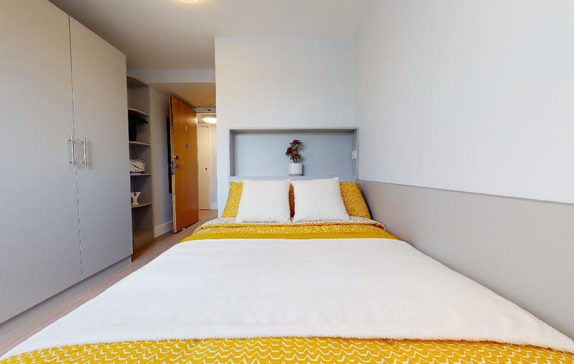 Silver En Suite Plus, iQ Hoxton, 67 Kingsland Road, Hoxton, London - Image 1