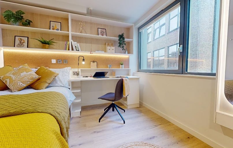Gold Studio Plus, iQ Paris Gardens, 6 Paris Garden, Southwark, London - Image 1