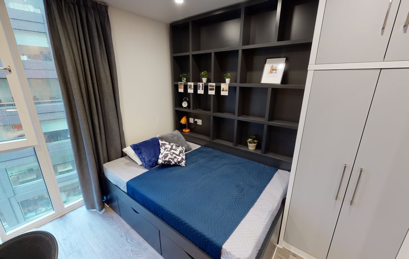 2 Bed Apartment, iQ Shoreditch, East Road, Shoreditch, London - Image 1