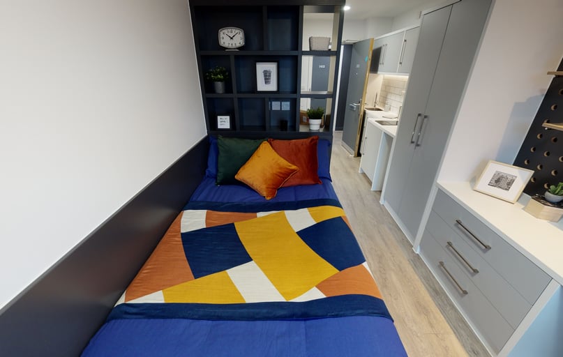 Gold Studio, iQ Shoreditch, East Road, Shoreditch, London - Image 1