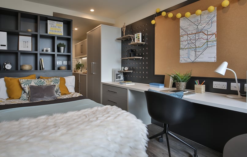 Silver Studio Plus, iQ Shoreditch, East Road, Shoreditch, London - Image 1