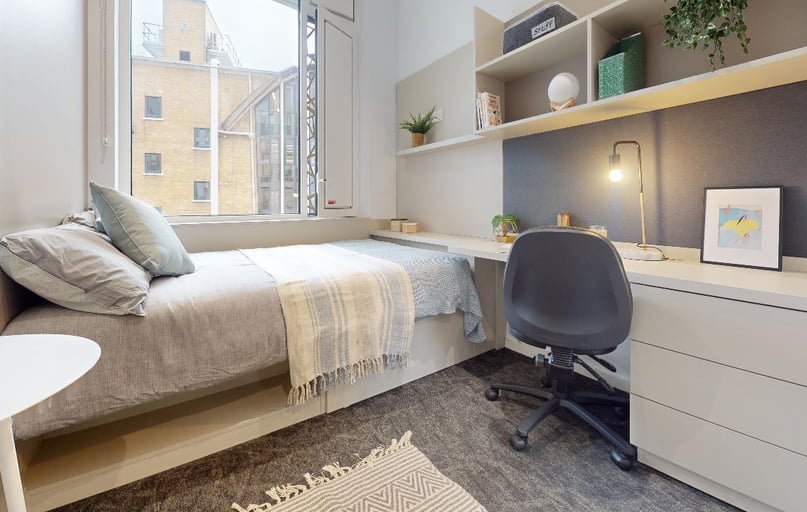 Bronze En Suite, iQ Vega, 6 Miles Street, Vauxhall, London - Image 1