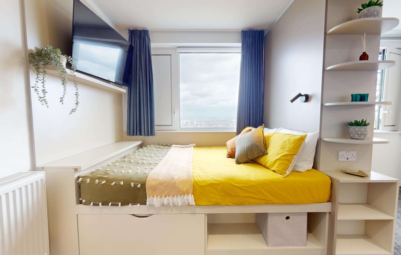 Platinum Studio Plus, iQ Vega, 6 Miles Street, Vauxhall, London - Image 1