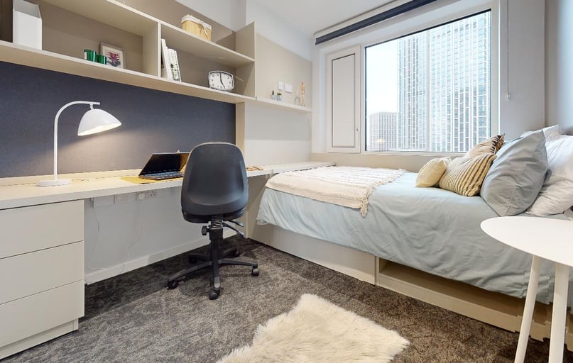 Silver En Suite, iQ Vega, 6 Miles Street, Vauxhall, London - Image 1